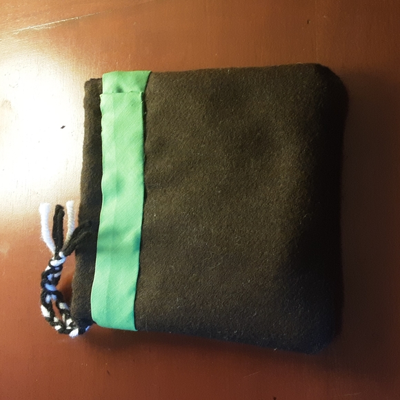 Hand made frog pouch - Picture 2 of 4
